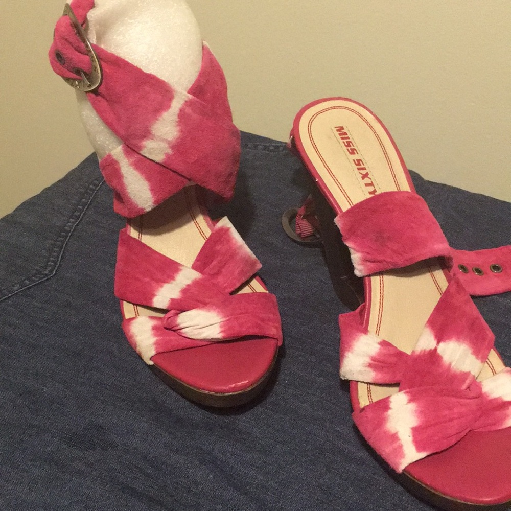 NWOB Tie Dye wedge sandal